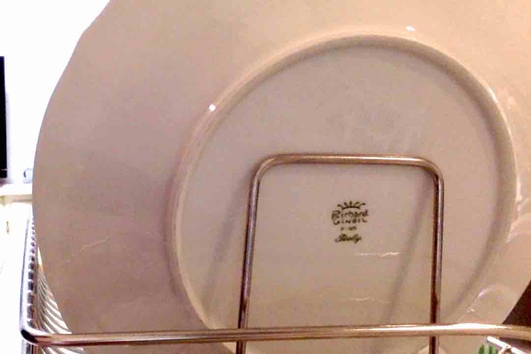 ミニマリストの食器 選ぶポイントと揃え方とは 定番ブランド3選 Simple Life Styling